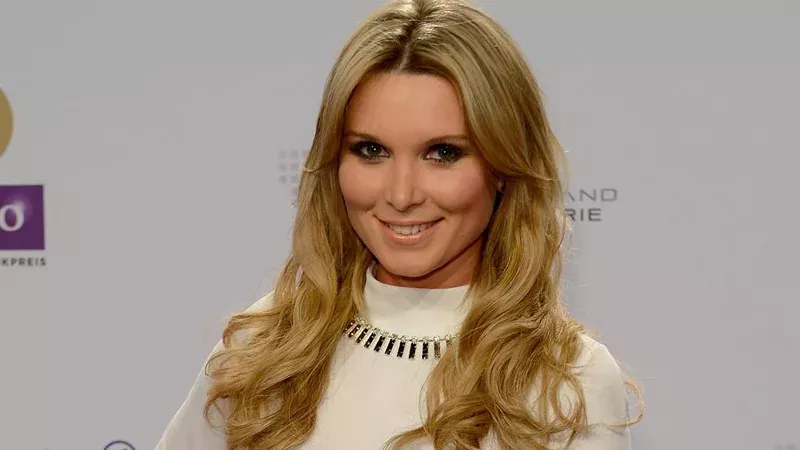 „Bachelor“-Siegerin schwanger: Ein Fußballstar ist der Vater!