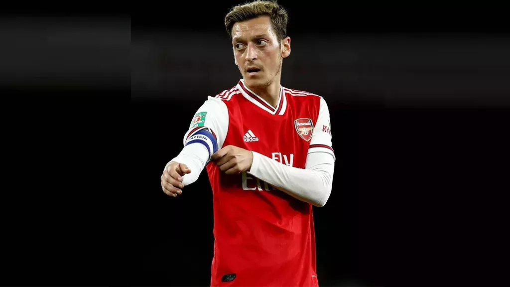 Mesut Özil eckt mal wieder an
