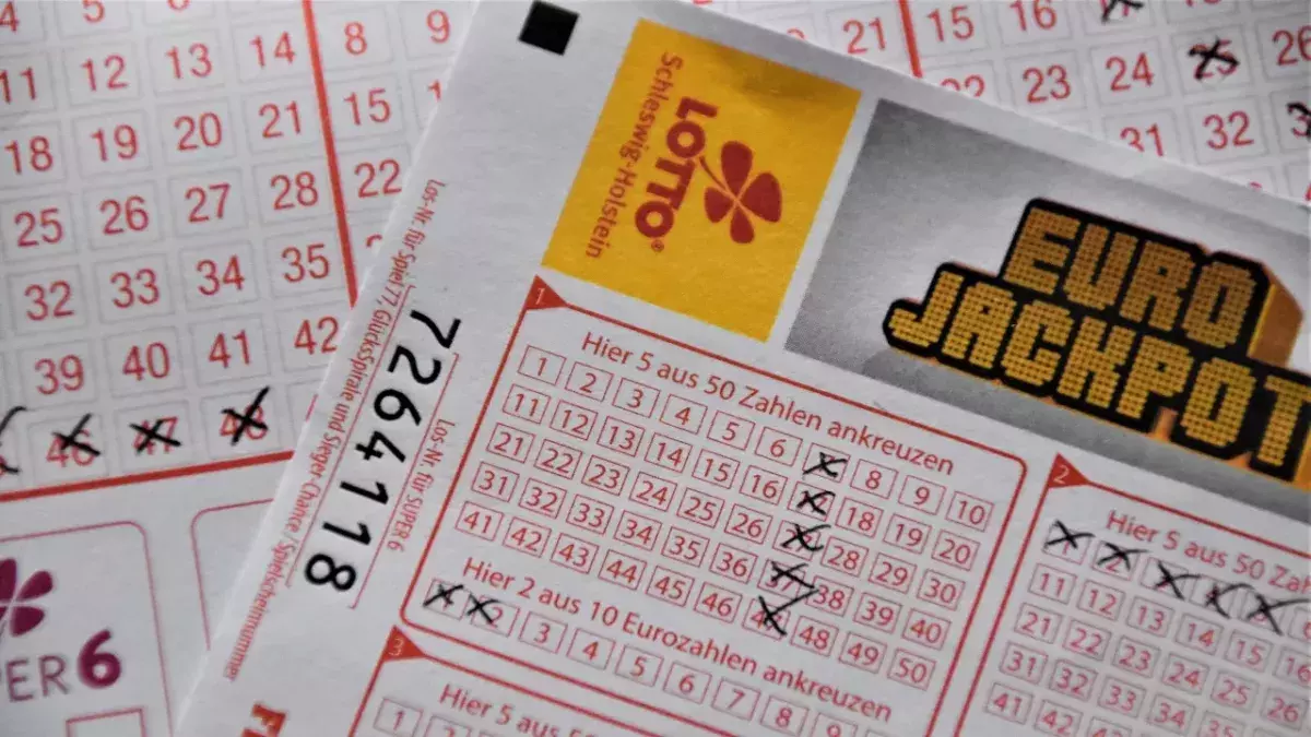 200-Millionen-Jackpot: Das macht er mit seinem Gewinn
