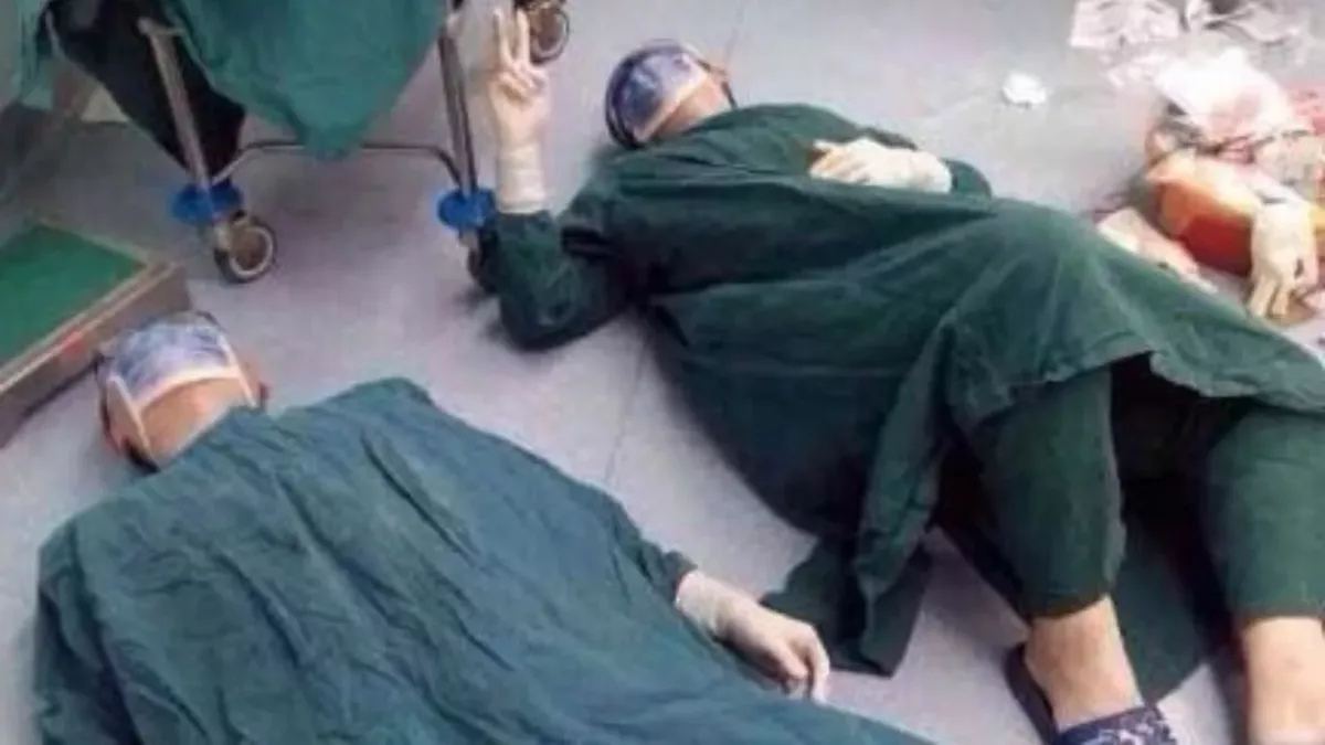 Ärzte brechen nach OP in chinesischem Krankenhaus zusammen