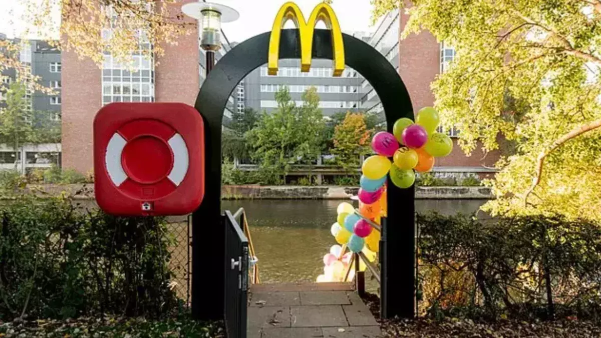 McBoat: Erster McDonald's-Drive In auf einem Boot in Deutschland