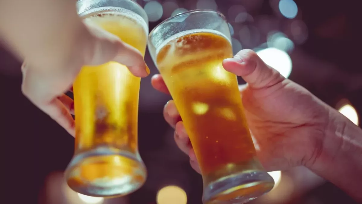 Bier im Bett: So steigert das Getränk deine Leistung beim Liebesspiel