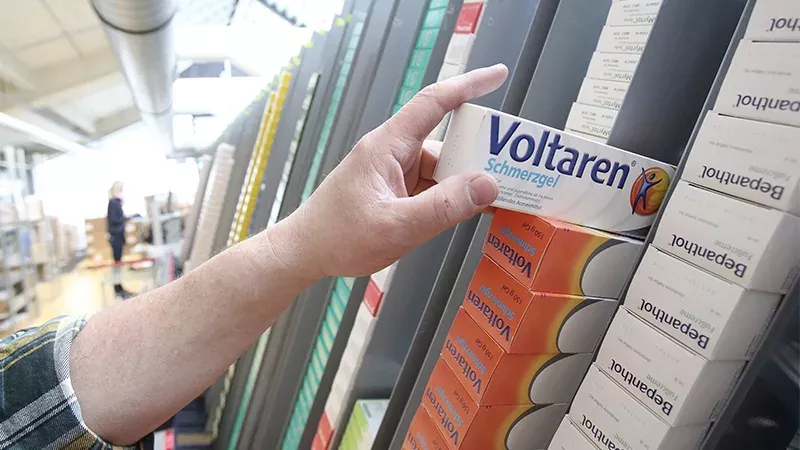 Diese Menschen sollten das beliebte Schmerzmittel Voltaren auf keinen Fall verwenden!
