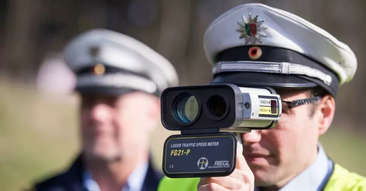Radarkontrolle: Polizist gibt 3 Insider-Tipps, wie du niemals Strafe zahlen musst