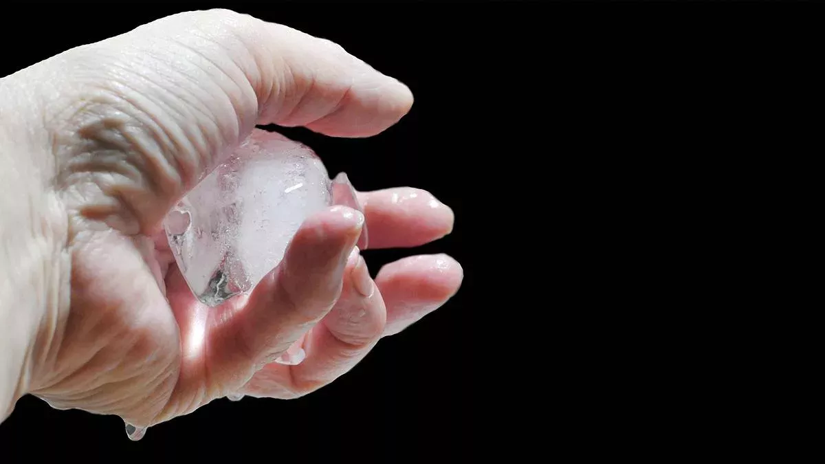 Eiswürfel als Wundermittel für Schmerzen
