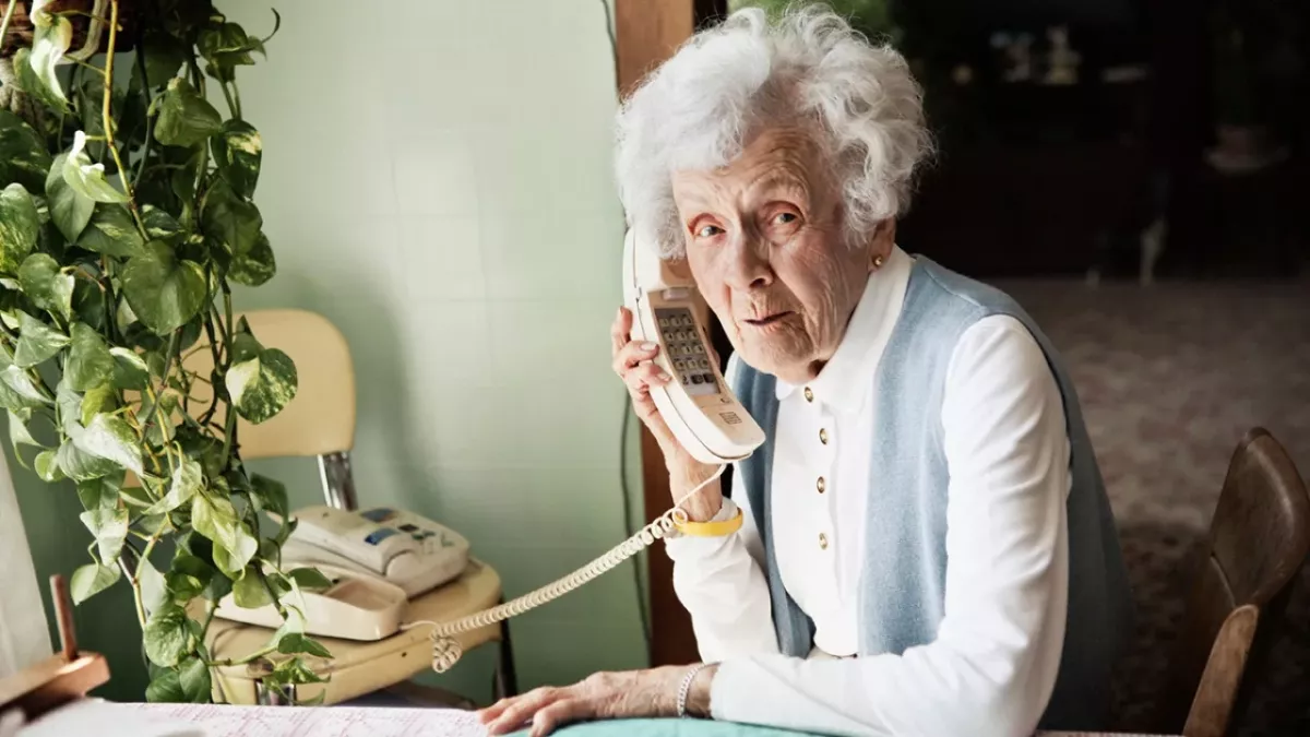 Fieser Betrug per Anruf: Wenn du diese vier Worte am Telefon hörst, musst du sofort richtig handeln