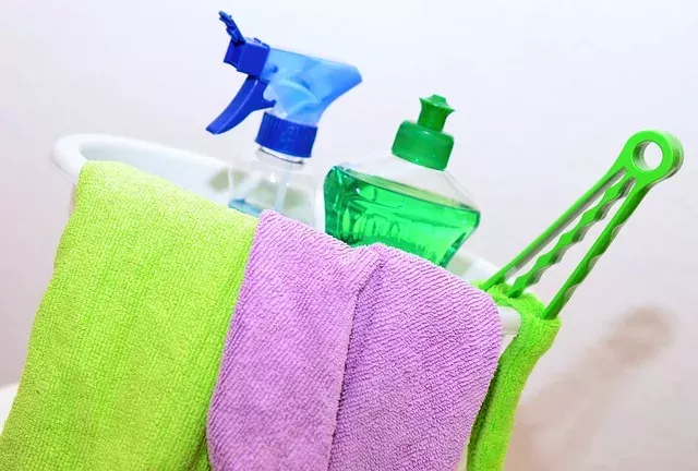 Gewusst? Klarspüler ist ein echtes Wundermittel im Haushalt