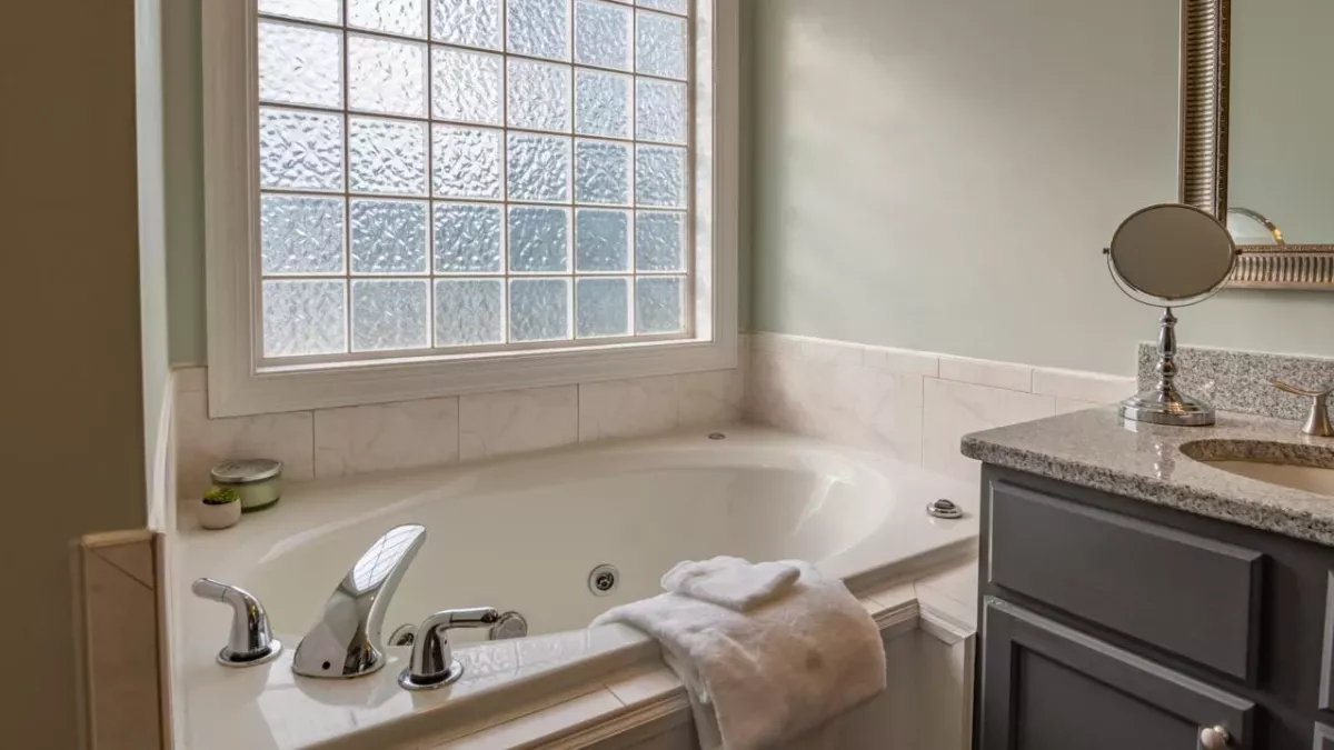 Mit diesen 7 einfachen Tipps wird dein Badezimmer blitzsauber
