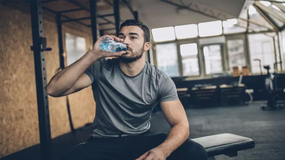 Sixpack: Bauchmuskeln definieren und Wassereinlagerungen abbauen