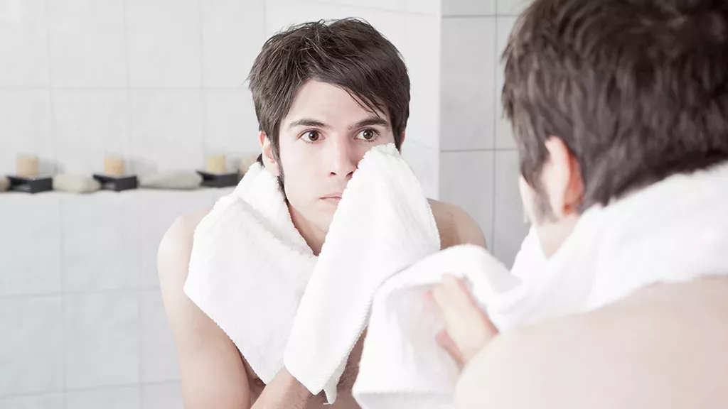 So schmutzig wie eine Toilette: Experte warnt davor, dieses Handtuch zu benutzen