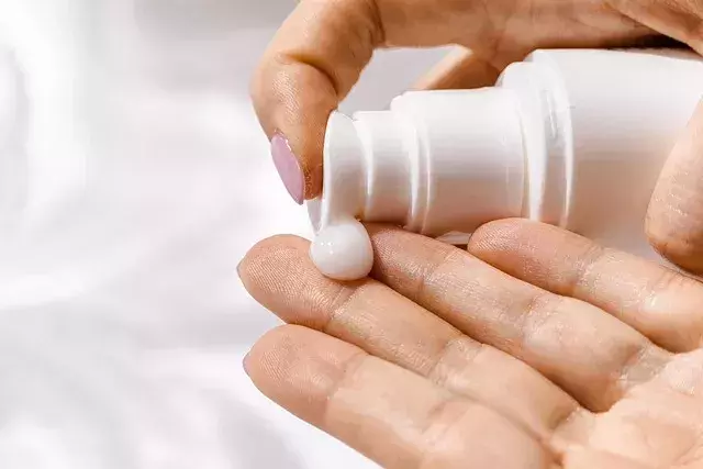 Sonnenschutz ist wichtig – aber können Erwachsene eigentlich auch Kindersonnencreme nutzen?