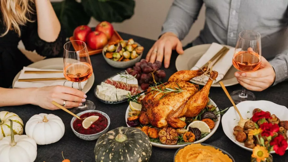 Warum du dein Essen mit offenem Mund kauen solltest - das sagen Experten