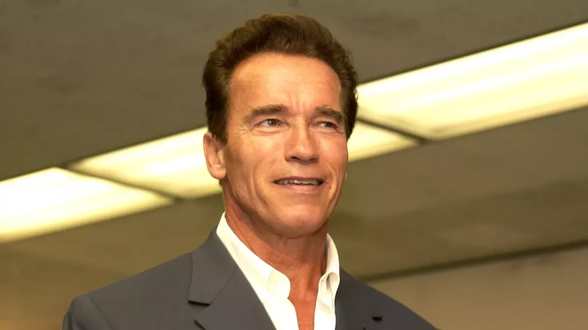 Arnold Schwarzenegger: Seine erstaunliche körperliche Entwicklung vom 17. Lebensjahr bis heute