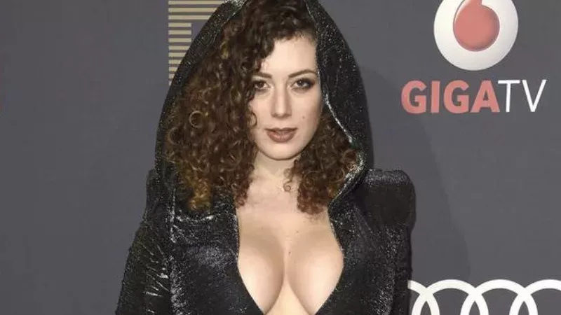 Dschungelcamperin Leila Lowfire gibt sich völlig entblößt: Spekulationen zu Echtheit der Brüste