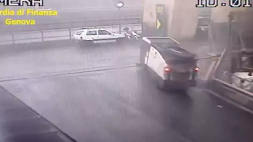 Video: Polizei veröffentlicht Überwachungsvideo vom Brückeneinsturz in Genua