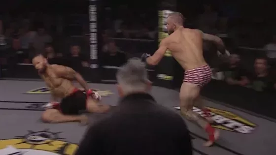 Der Kampf des Jahres? 2 Knockdowns und 1 K. o. in nur 31 Sekunden
