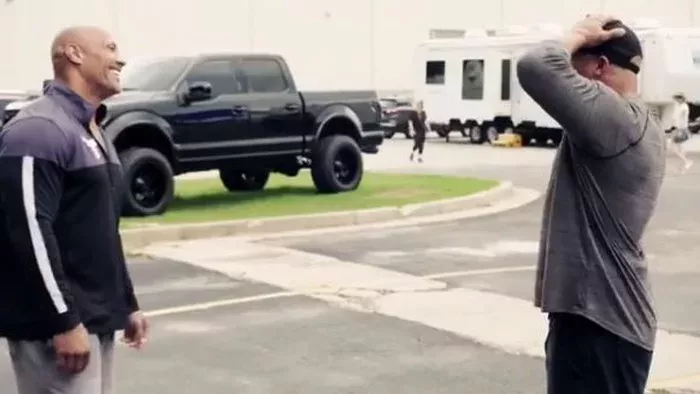 The Rock bedankt sich bei seinem Stuntdouble mit einer Überraschung