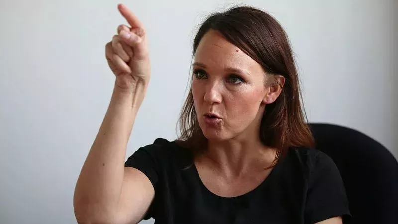 Carolin Kebekus verunglimpft Helene Fischer mit spöttischen Witzen