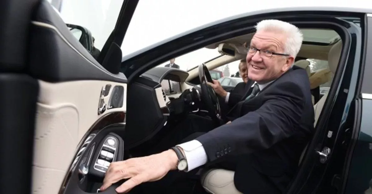 „Wie eine Sardine in der Büchse“: Kretschmann nach Mercedes-Statement in der Kritik