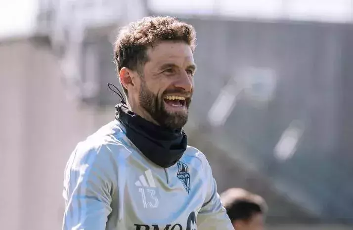 "Es nützt nichts, ihn jetzt mit der Karotte zu locken": Was plant der FC Bayern mit Thomas Müller?