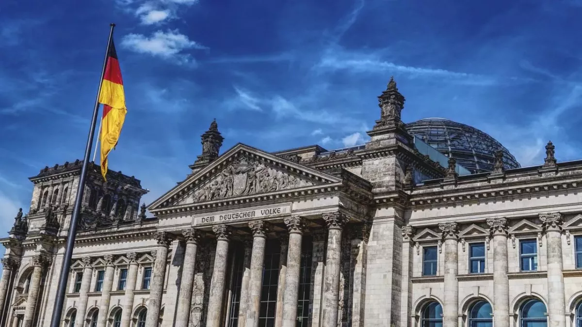 Seit wann ist Carsten Schneider Ostbeauftragter?