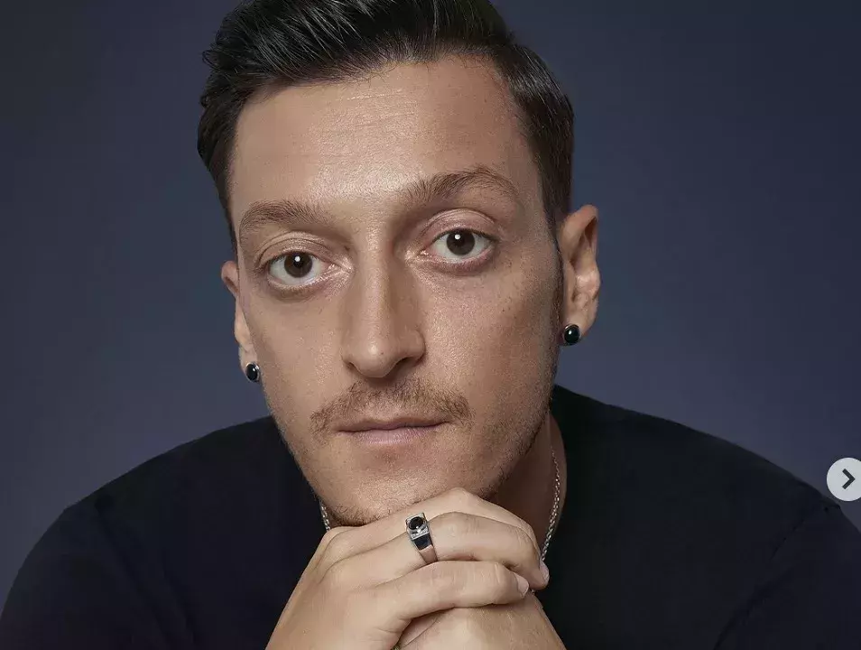 "Das ist eine sehr denkfaule, bequeme Erklärung" – Mesut Özil im Kreuzfeuer wegen Erdoğan-Foto