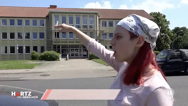„Hartz und herzlich“: Claudia will Geld für Playstation und rastet beim Jobcenter aus