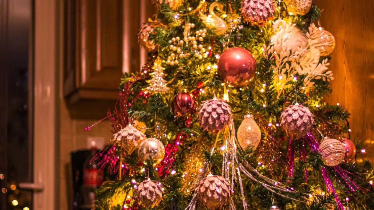 Glücklicher durch Weihnachtsdeko? Psycholog:innen verraten, weshalb man früh schmücken sollte