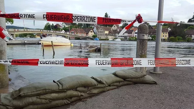 Hochwasser, Unwetter, Sturm, Deutschland, Evakuierung, Deichdurchbruch