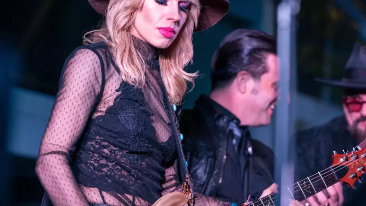 Die Gitarristin Orianthi