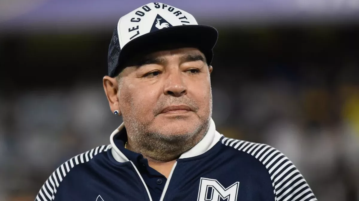 Diego Maradona muss ins Krankenhaus eingeliefert werden.