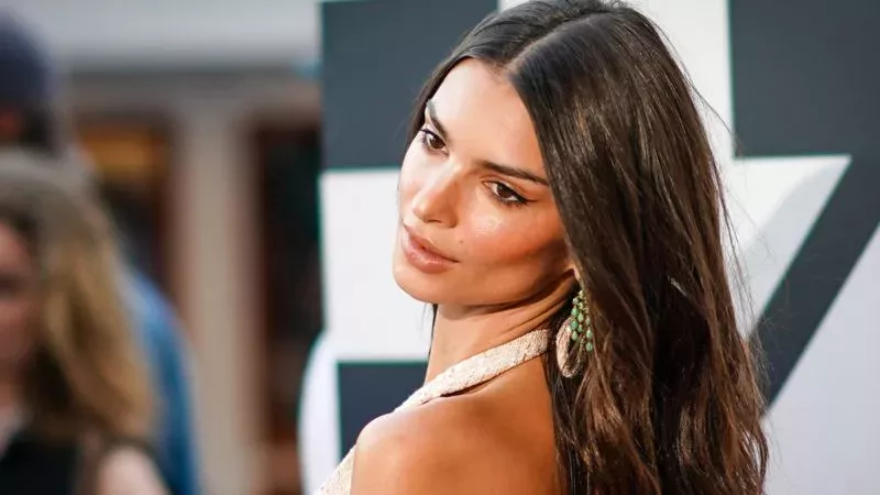 Emily Ratajkowski