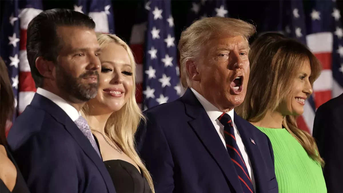Ex-Freundin packt über Weißes Haus aus: "Ivanka ist lesbisch!"