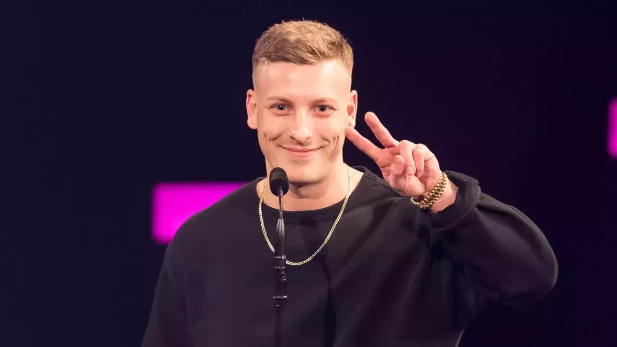 "Gemischtes Hack": Felix Lobrecht und Tommi Schmitt veröffentlichen Ballermann-Hit