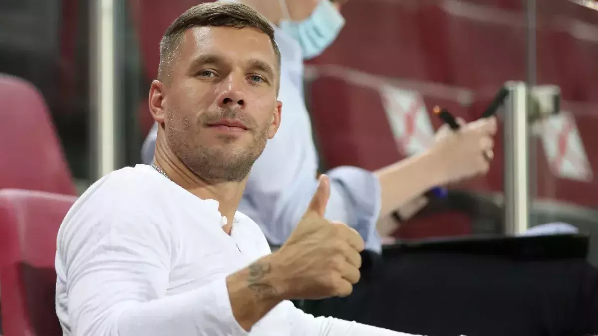 Nach Karriere-Ende: So startet Poldi nochmal richtig durch