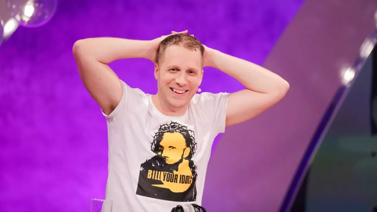 Oliver Pocher macht sich über Riccardo Simonetti lustig