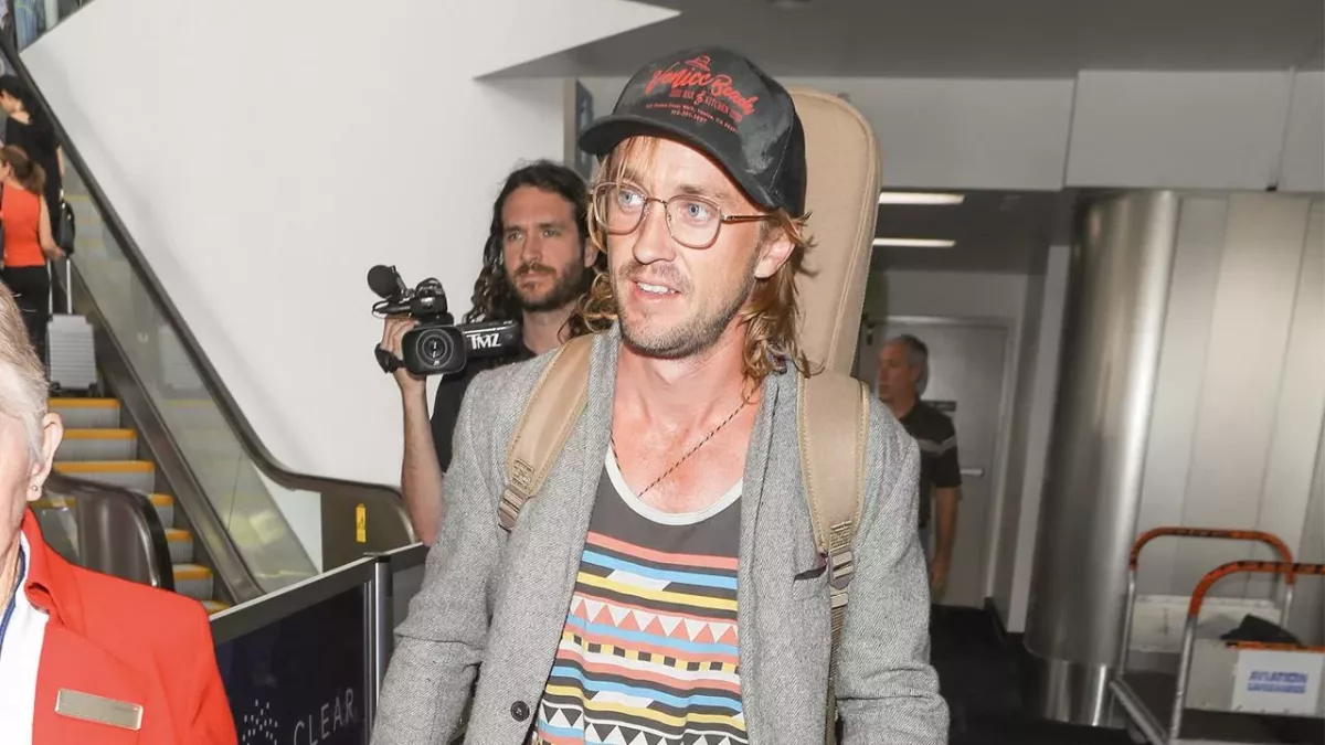 Tom Felton am Flughafen