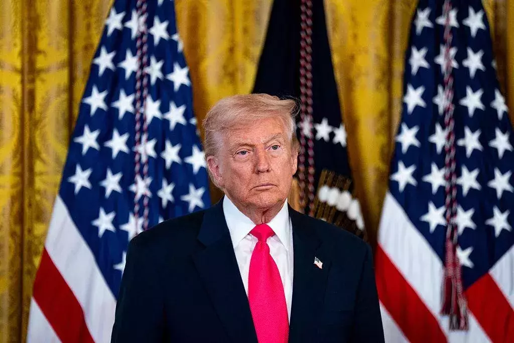 Blamage im Oval Office Musste Sergio Gor Trumps Personalpannen ausbaden ?