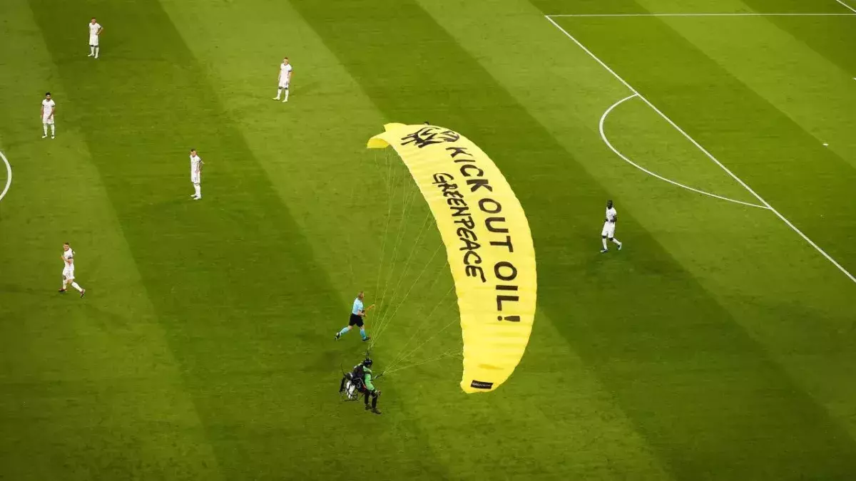 Das gab es beim Fußball noch nie