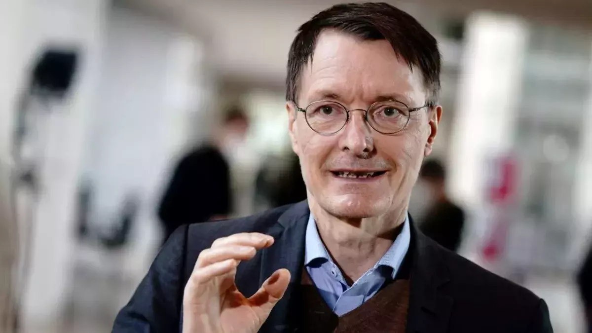 Karl Lauterbach macht sich Sorgen wegen der Delta-Variante