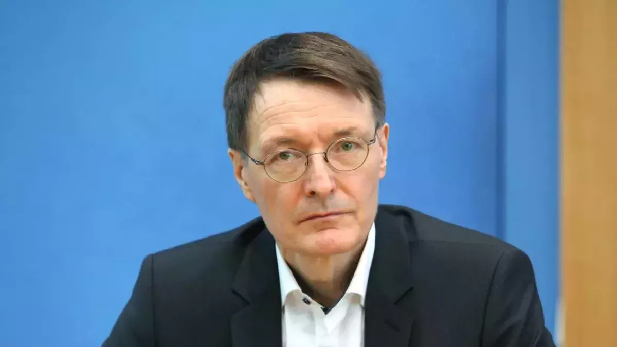 Karl Lauterbach macht sich Sorgen wegen der EM
