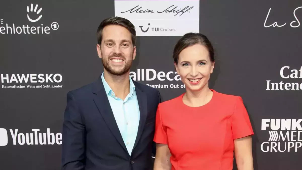Mirko Drotschmann und seine Frau auf einer Preisverleihung