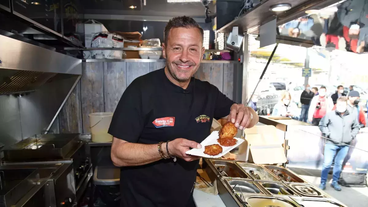 Willi Herrens Reibekuchen-Truck ist abgebrannt