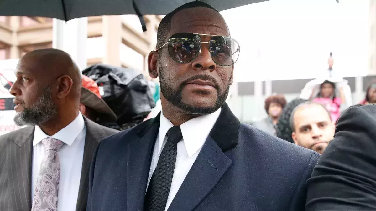 Zeuge im R. Kelly Prozess: Der Rapper soll ihn als Minderjährigen vergewaltigt haben