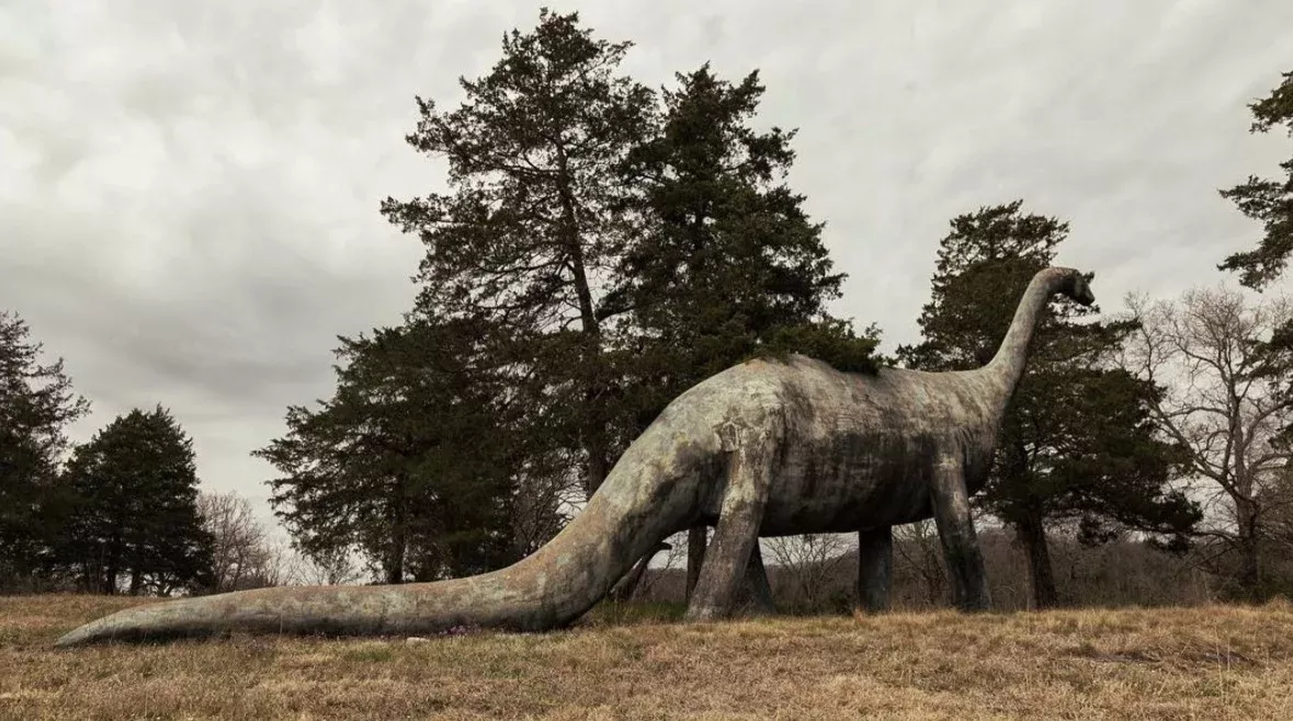 Dino-Freizeitpark vollkommen sich selbst überlassen: So unheimlich sieht es hier heute aus