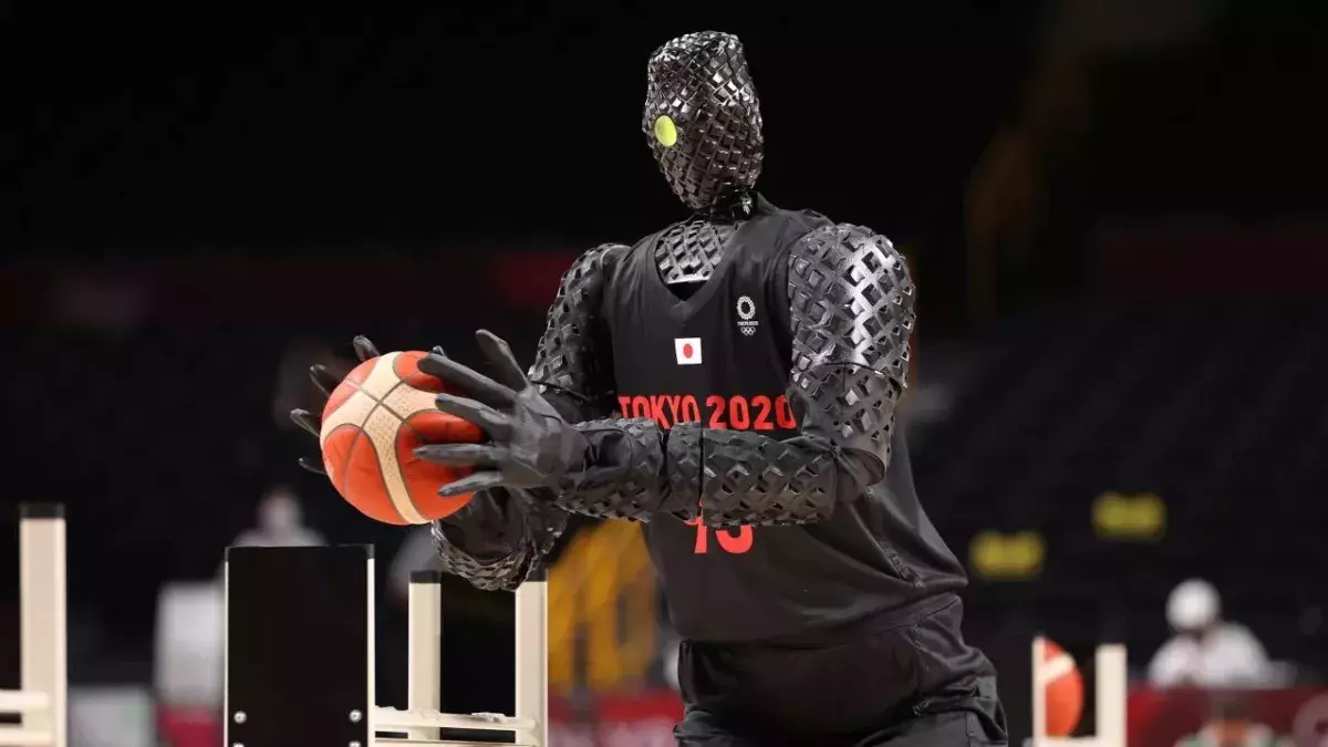 Dieser Roboter trifft jeden Korb