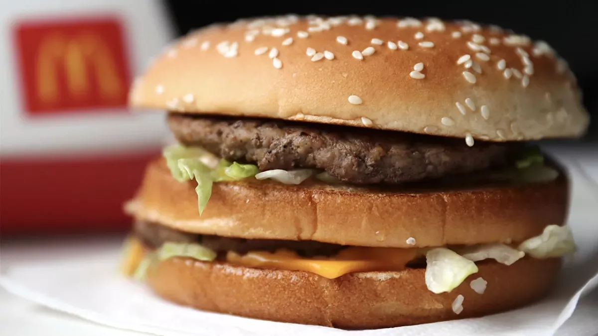 Sie bewahren einen Burger 20 Jahre lang auf - dann packen sie ihn aus