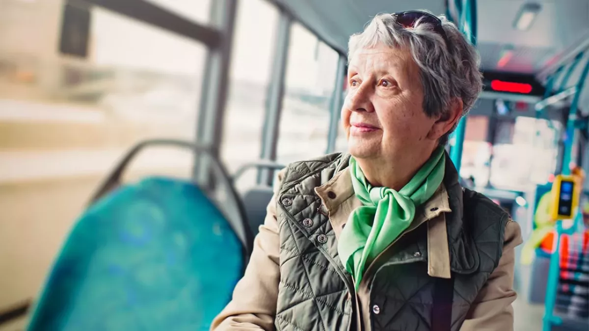 Experte empfiehlt: Älteren Leuten soll man keinen Sitzplatz anbieten