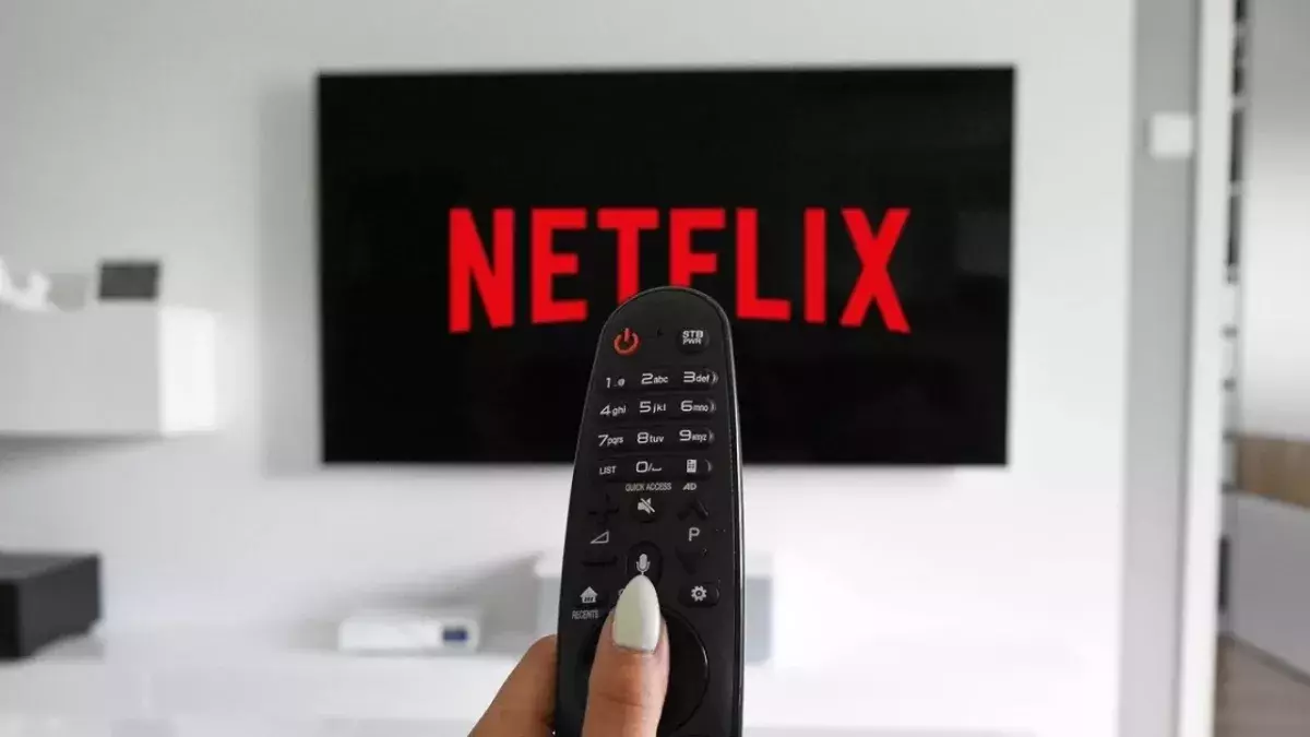 Netflix: Warum kommt bei manchen Serien eine Folge pro Woche raus und bei anderen gleich alle auf einmal?
