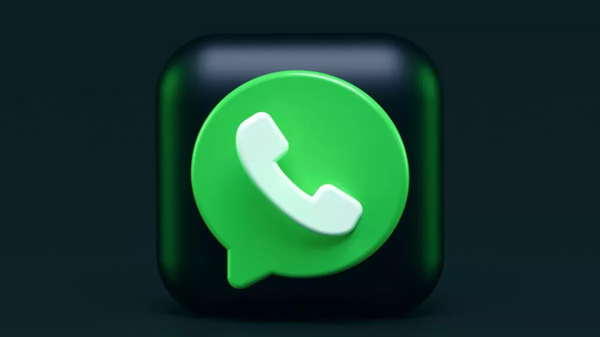 Das WhatsApp-Logo vor schwarzem Hintergrund
